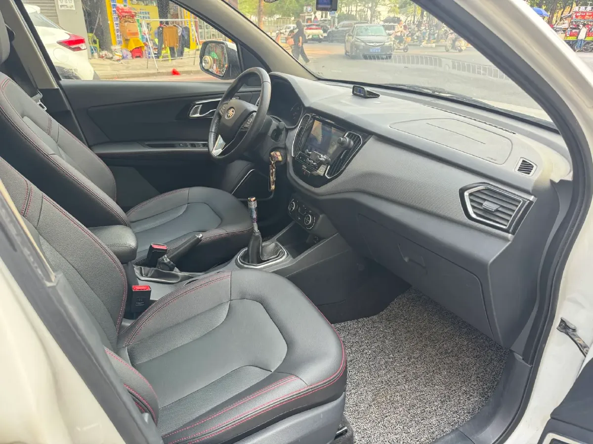 2017 FAW Senia R7 1.5T 150HP L4 5MT,autocango,china used car exporter,china ev exporter,chinese used car exporter,chinese used ev exporter