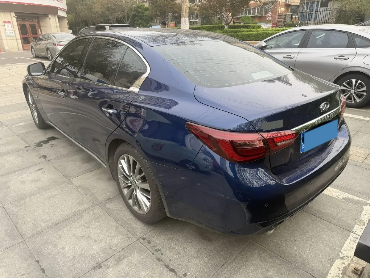 2018 Jeep Grand Commander 2.0T 265HP L4 9AT,autocango,china used car exporter,china ev exporter,chinese used car exporter,chinese used ev exporter