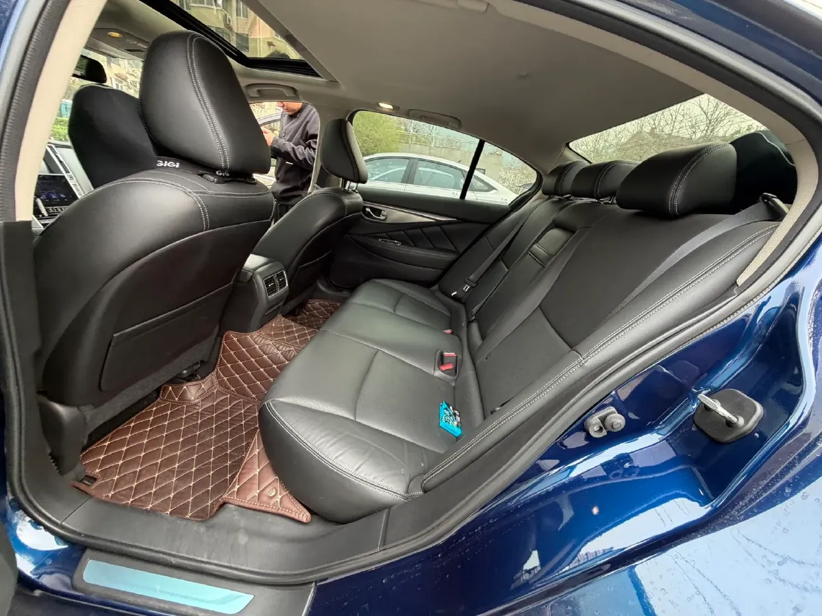 2018 Jeep Grand Commander 2.0T 265HP L4 9AT,autocango,china used car exporter,china ev exporter,chinese used car exporter,chinese used ev exporter