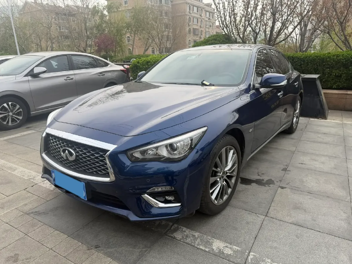 2018 Jeep Grand Commander 2.0T 265HP L4 9AT,autocango,china used car exporter,china ev exporter,chinese used car exporter,chinese used ev exporter