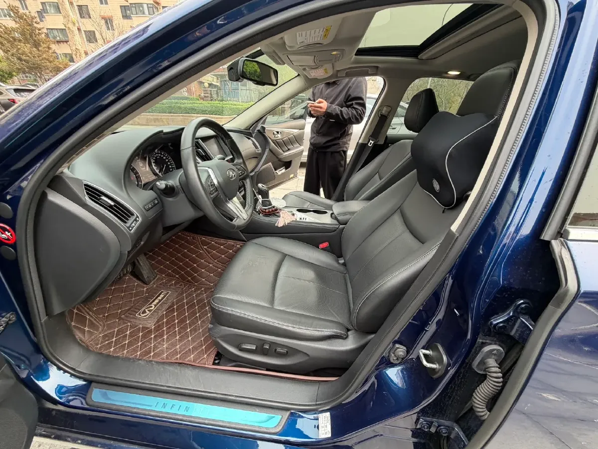 2018 Jeep Grand Commander 2.0T 265HP L4 9AT,autocango,china used car exporter,china ev exporter,chinese used car exporter,chinese used ev exporter