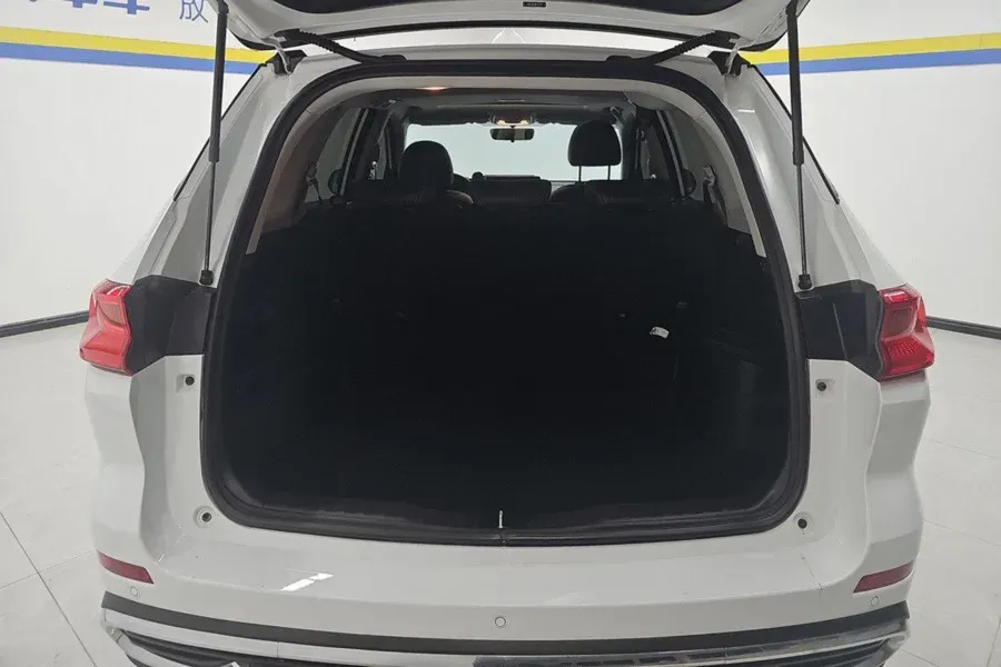 2021 Haval M6 1.5T 150HP L4 7DCT,autocango,china used car exporter,china ev exporter,chinese used car exporter,chinese used ev exporter