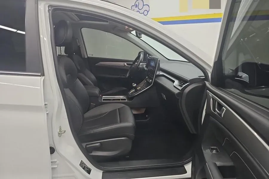 2021 Haval M6 1.5T 150HP L4 7DCT,autocango,china used car exporter,china ev exporter,chinese used car exporter,chinese used ev exporter