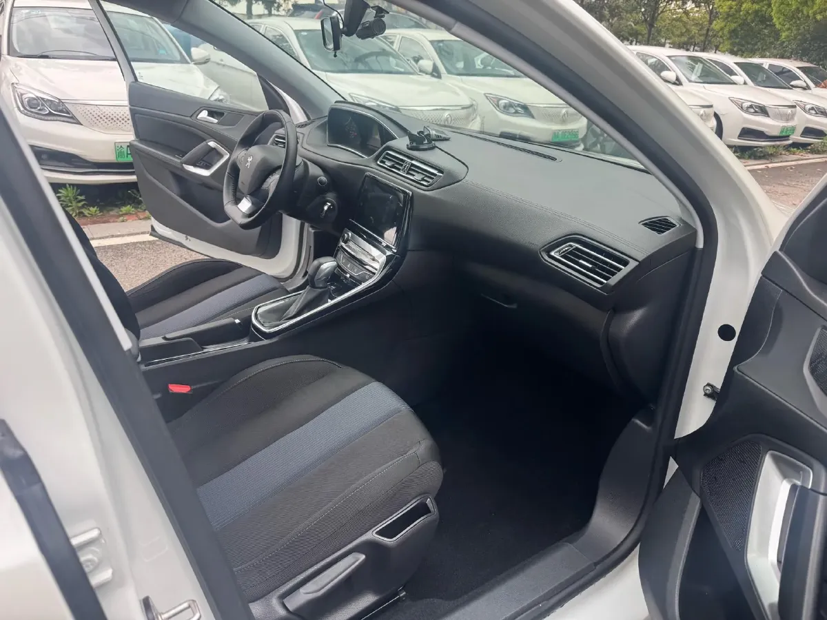 2018 Peugeot 308 1.6L 117HP L4 6AT,autocango,china used car exporter,china ev exporter,chinese used car exporter,chinese used ev exporter
