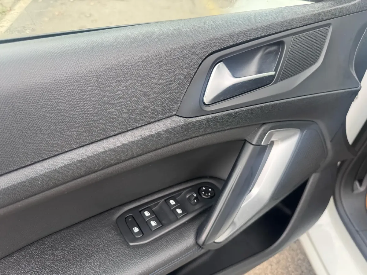 2018 Peugeot 308 1.6L 117HP L4 6AT,autocango,china used car exporter,china ev exporter,chinese used car exporter,chinese used ev exporter