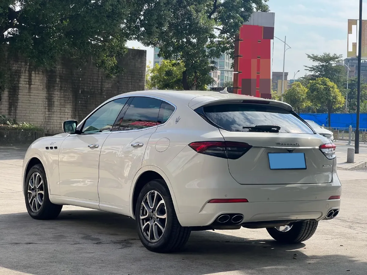 2022 Maserati Levante 2.0T 330HP L4 8AT,autocango,china used car exporter,china ev exporter,chinese used car exporter,chinese used ev exporter