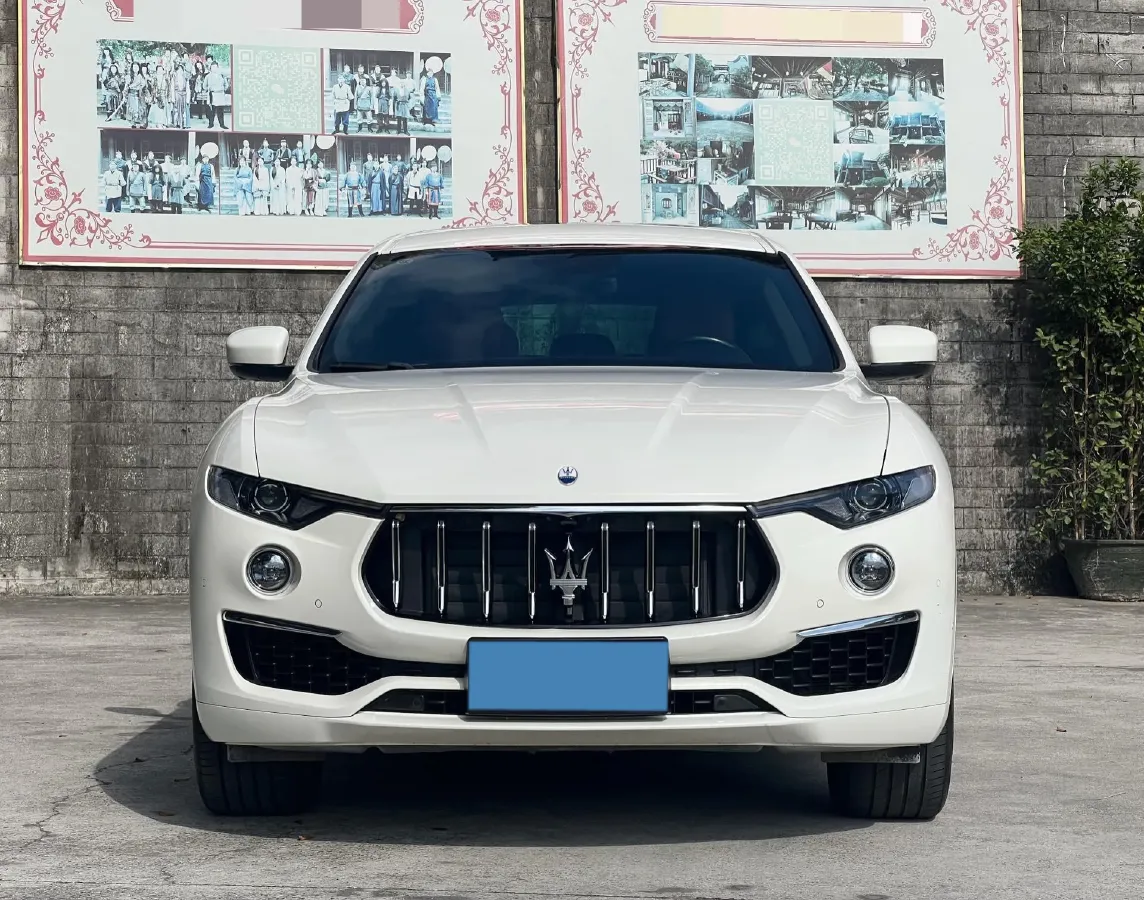 2022 Maserati Levante 2.0T 330HP L4 8AT,autocango,china used car exporter,china ev exporter,chinese used car exporter,chinese used ev exporter
