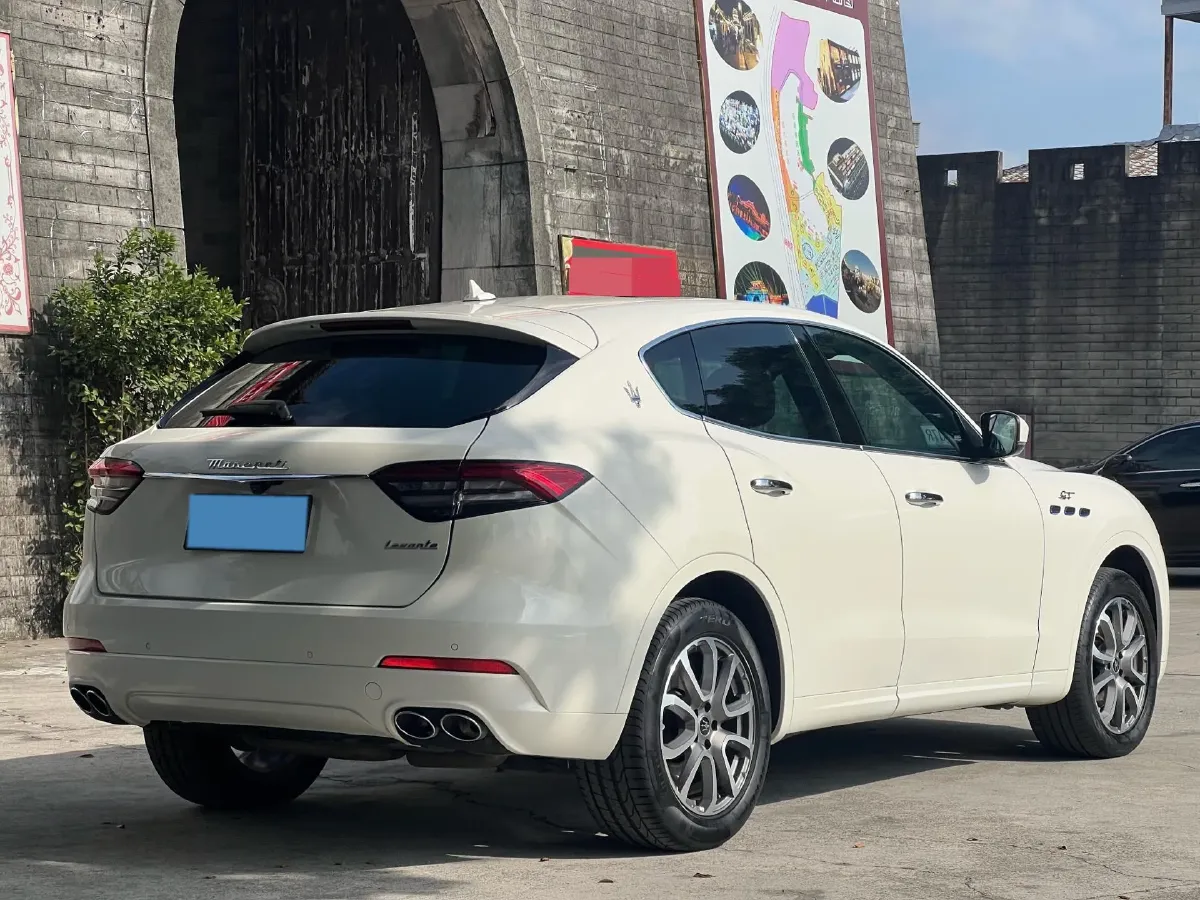 2022 Maserati Levante 2.0T 330HP L4 8AT,autocango,china used car exporter,china ev exporter,chinese used car exporter,chinese used ev exporter