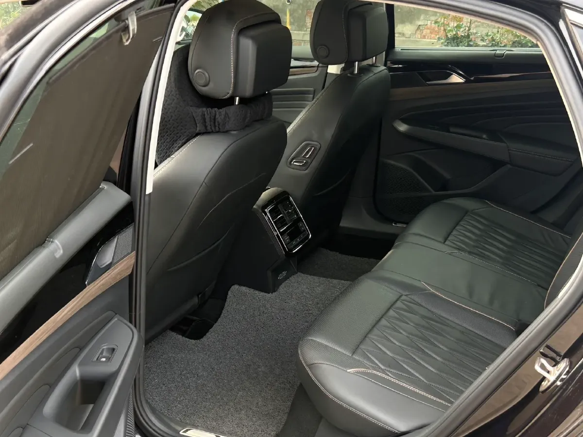 2019 Volvo V40 1.5T 152HP L4 6AT,autocango,china used car exporter,china ev exporter,chinese used car exporter,chinese used ev exporter