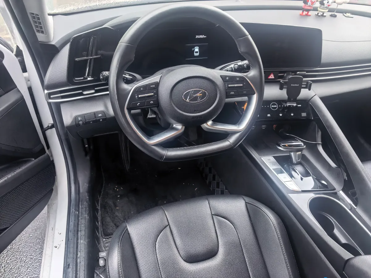 2021 Hyundai Elantra 1.5L 115HP L4 CVT,autocango,china used car exporter,china ev exporter,chinese used car exporter,chinese used ev exporter