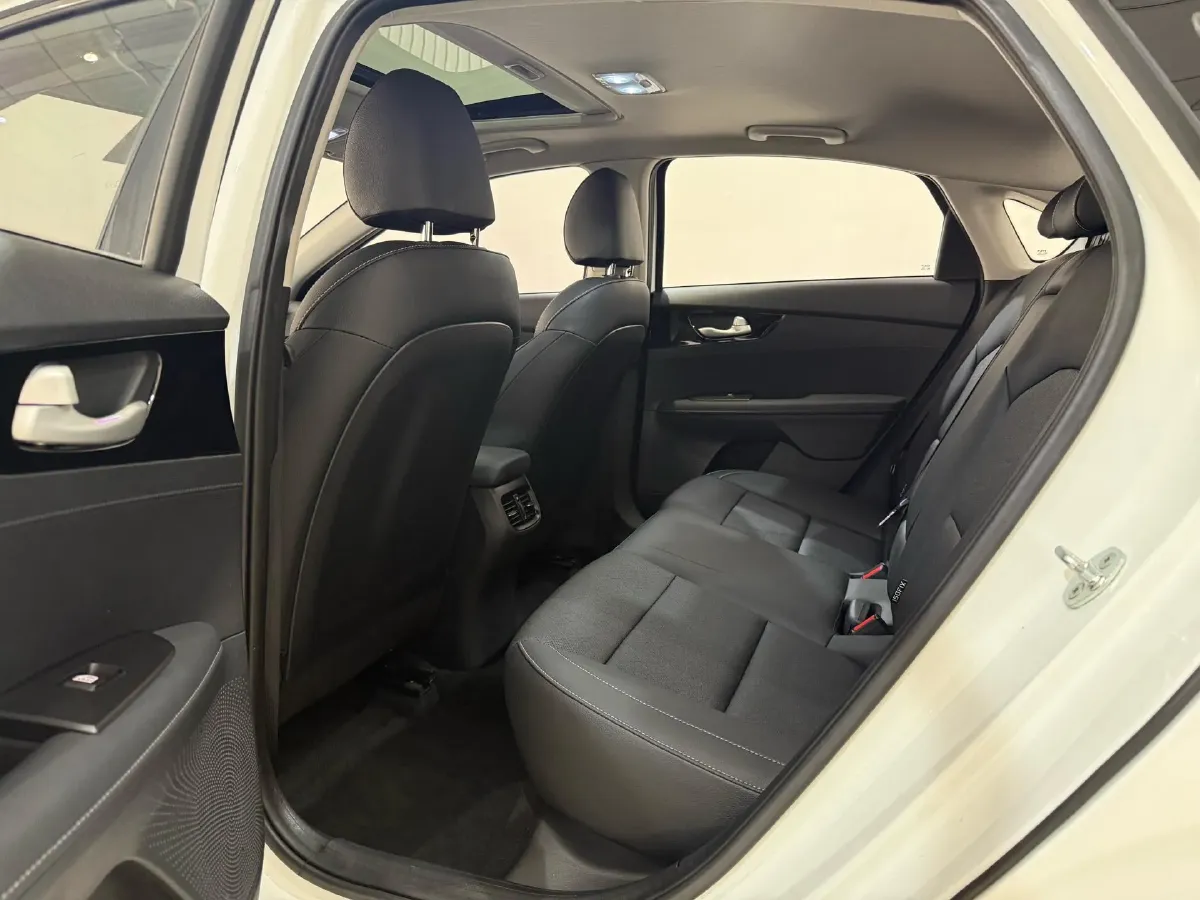 2021 Kia K3 1.5L 115HP L4 CVT,autocango,china used car exporter,china ev exporter,chinese used car exporter,chinese used ev exporter