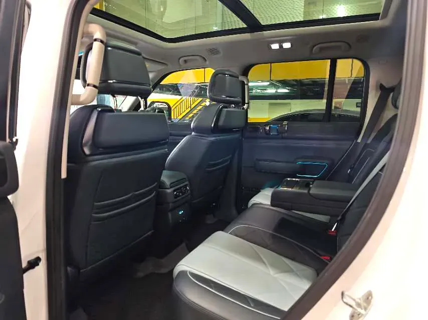 2023 FangChengBao Bao 5 1.5T 194HP L4 E-CVT PHEV 31.8KWH,autocango,china used car exporter,china ev exporter,chinese used car exporter,chinese used ev exporter