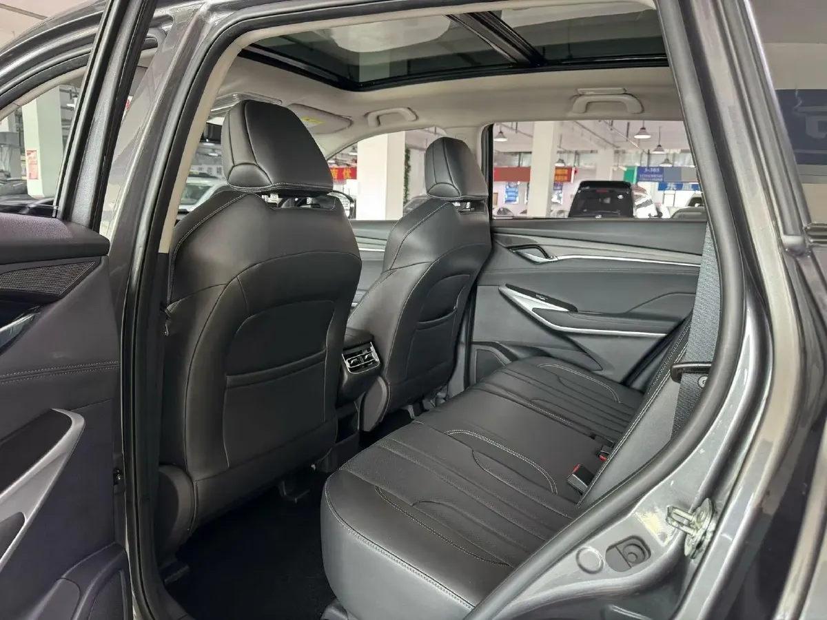 2021 ChangAn CS75 Plus 1.5T 178HP L4 6AT,autocango,china used car exporter,china ev exporter,chinese used car exporter,chinese used ev exporter