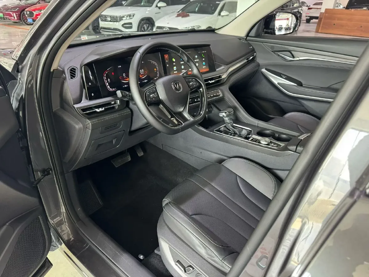 2021 ChangAn CS75 Plus 1.5T 178HP L4 6AT,autocango,china used car exporter,china ev exporter,chinese used car exporter,chinese used ev exporter