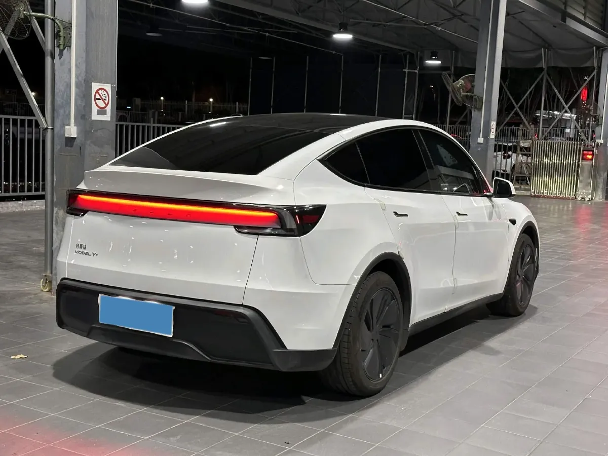 2025 Tesla Model Y BEV,autocango,china used car exporter,china ev exporter,chinese used car exporter,chinese used ev exporter