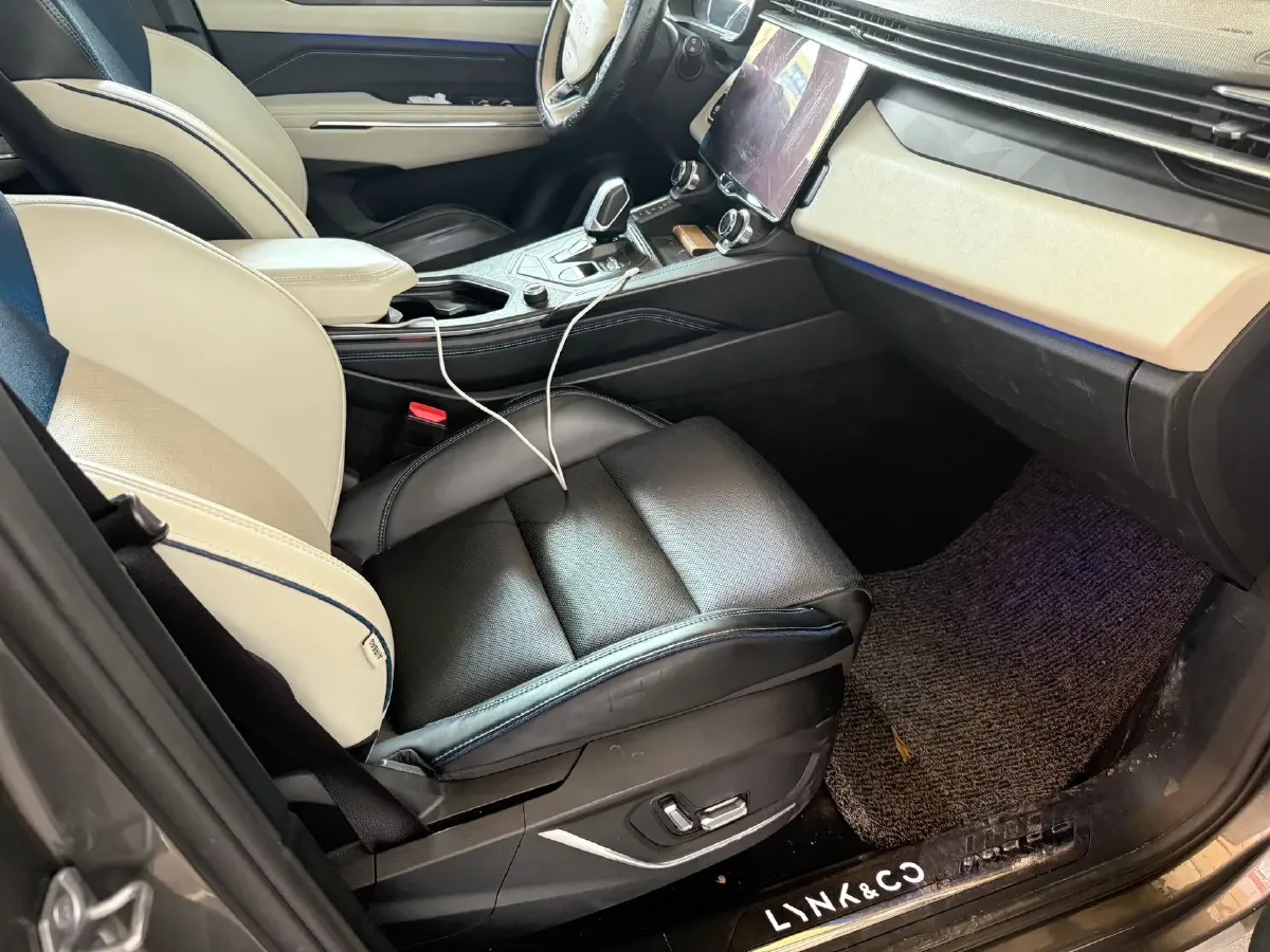 2021 LYNK&CO 01 2.0T 218HP L4 8AT,autocango,china used car exporter,china ev exporter,chinese used car exporter,chinese used ev exporter