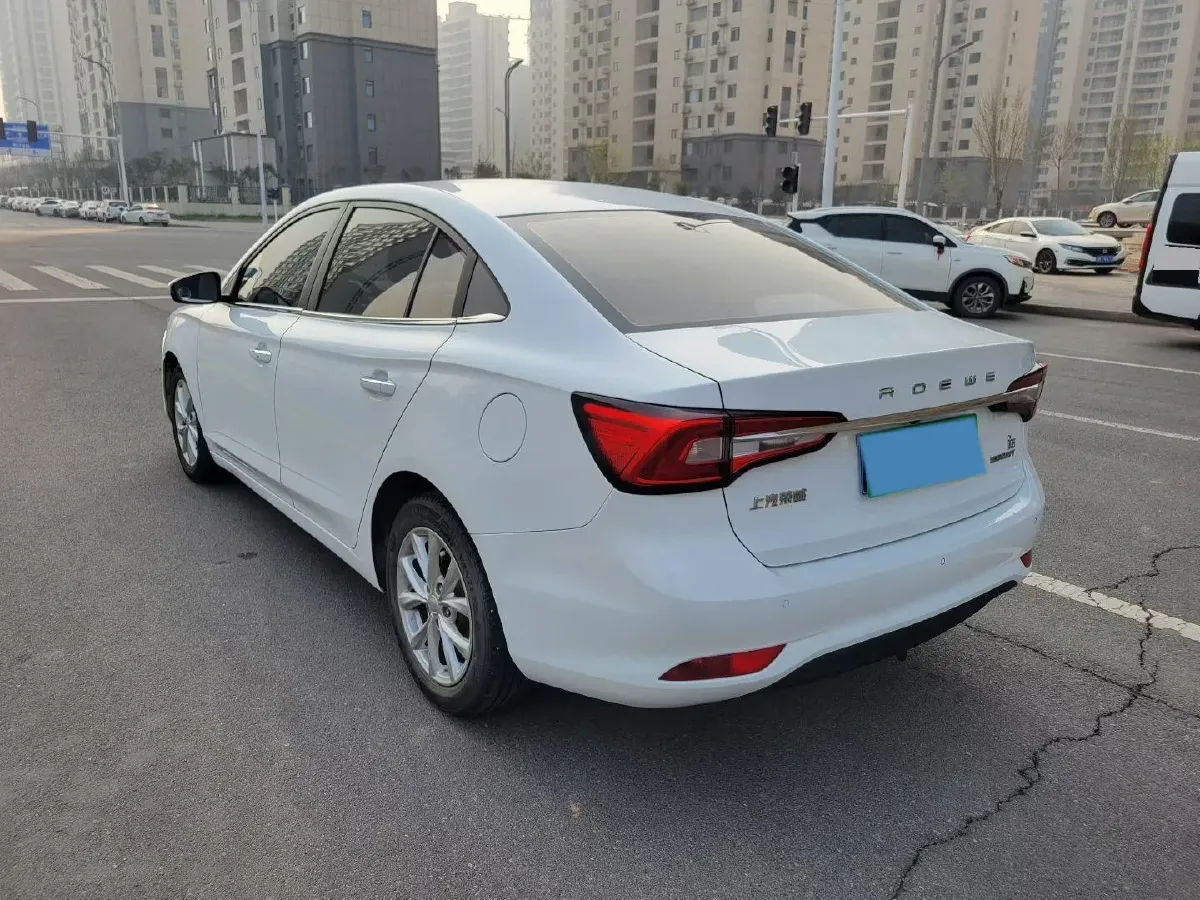 2020 Roewe i5 1.5L 120HP L4 5MT,autocango,china used car exporter,china ev exporter,chinese used car exporter,chinese used ev exporter