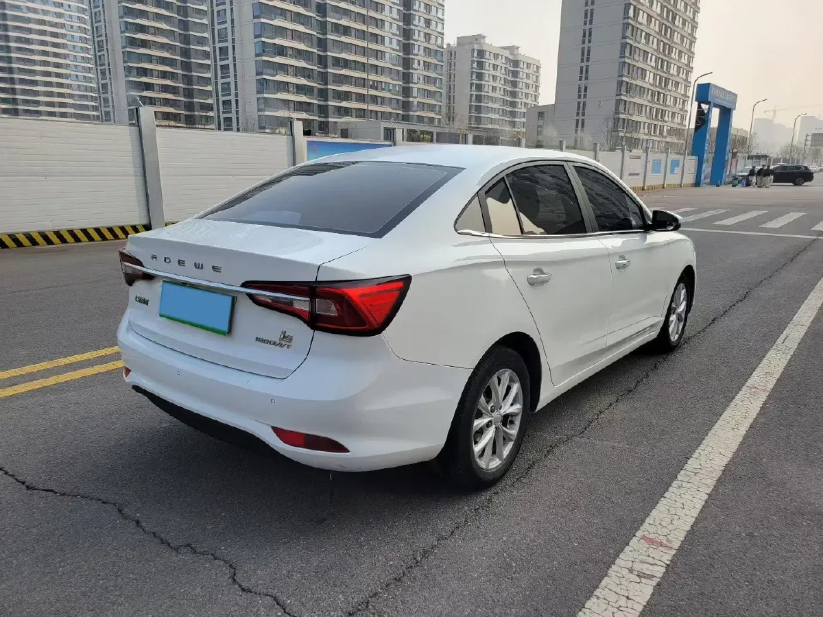 2020 Roewe i5 1.5L 120HP L4 5MT,autocango,china used car exporter,china ev exporter,chinese used car exporter,chinese used ev exporter