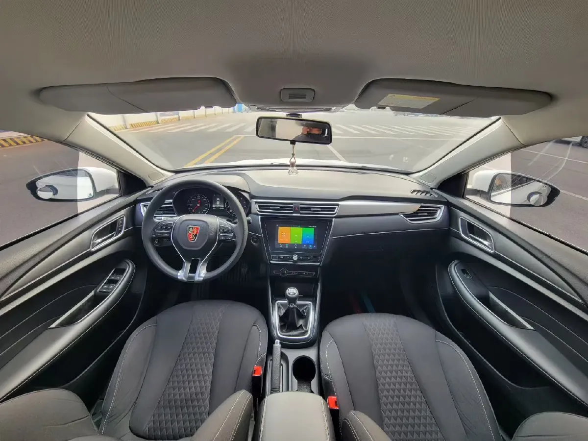 2020 Roewe i5 1.5L 120HP L4 5MT,autocango,china used car exporter,china ev exporter,chinese used car exporter,chinese used ev exporter