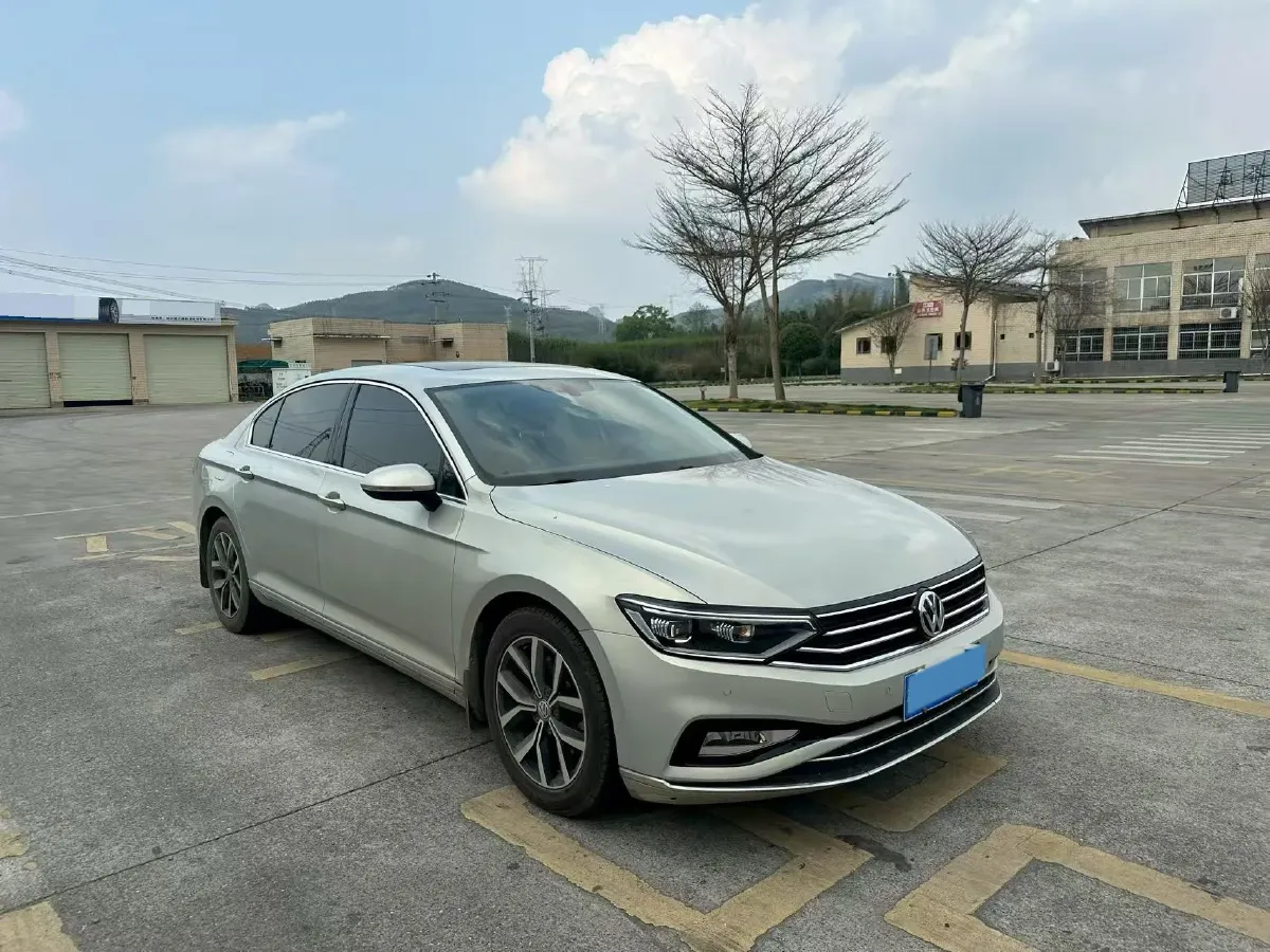 2020 Volkswagen Magotan 2.0T 186HP L4 7DCT,autocango,china used car exporter,china ev exporter,chinese used car exporter,chinese used ev exporter