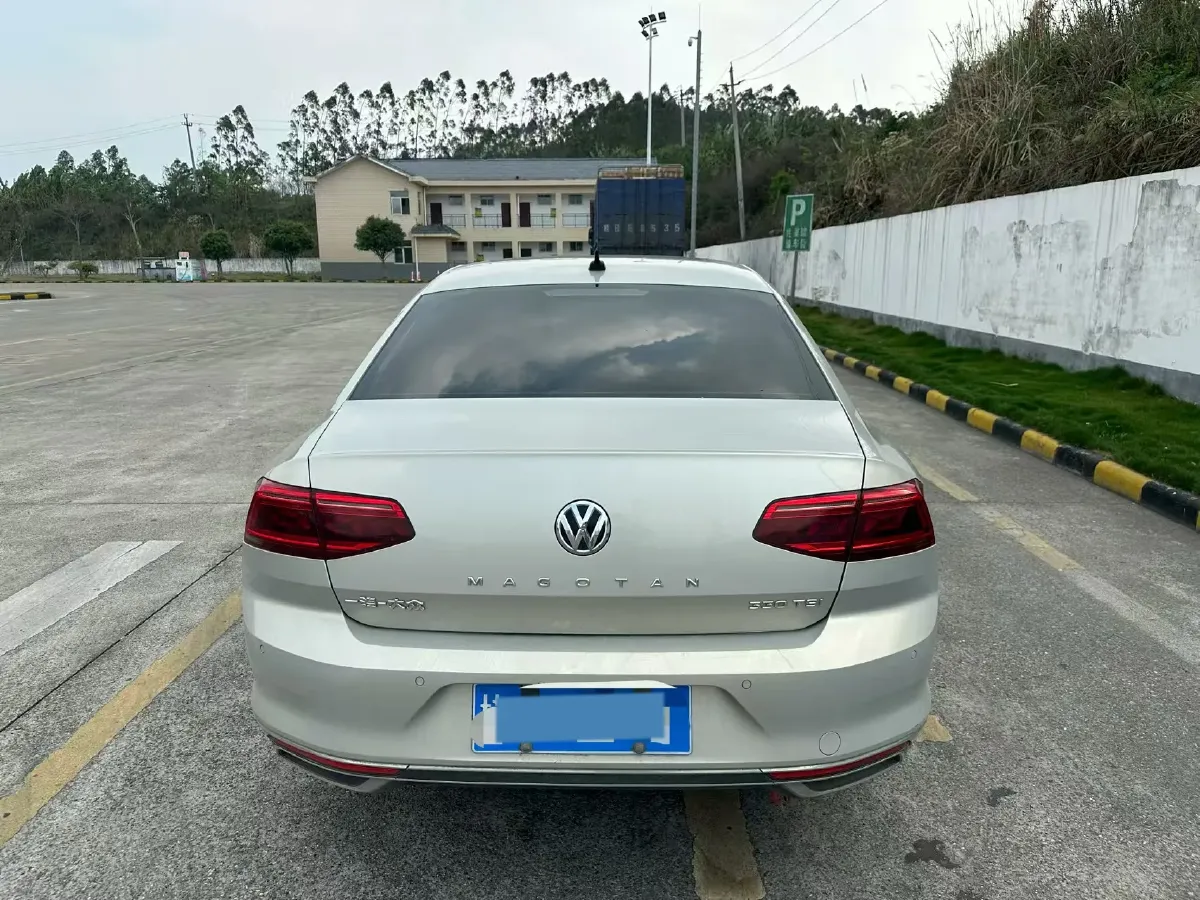 2020 Volkswagen Magotan 2.0T 186HP L4 7DCT,autocango,china used car exporter,china ev exporter,chinese used car exporter,chinese used ev exporter