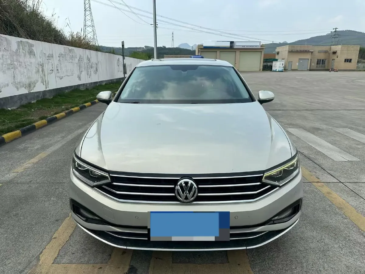 2020 Volkswagen Magotan 2.0T 186HP L4 7DCT,autocango,china used car exporter,china ev exporter,chinese used car exporter,chinese used ev exporter