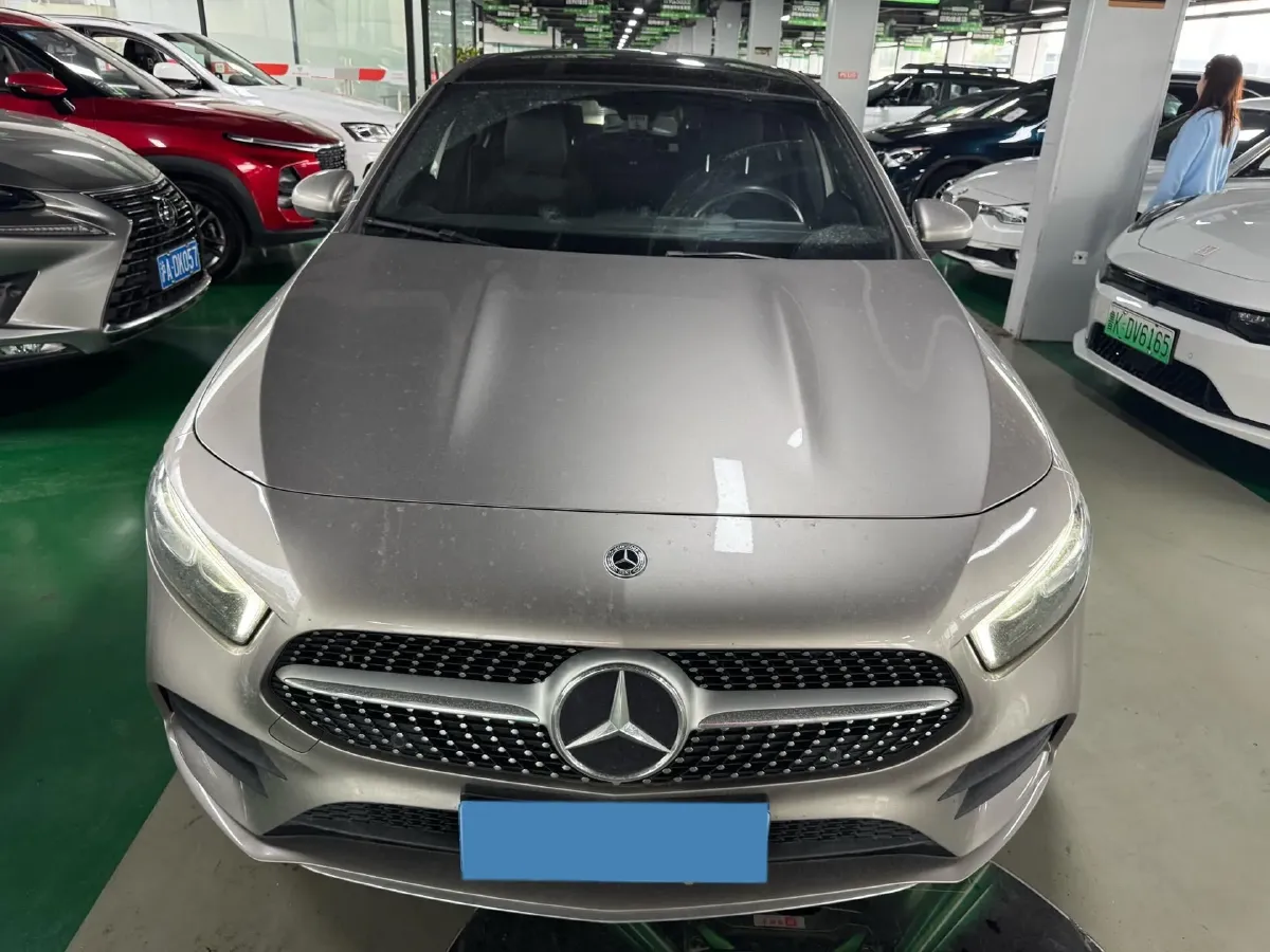 2021 Mercedes-Benz A Class 1.3T 163HP L4 7DCT,autocango,china used car exporter,china ev exporter,chinese used car exporter,chinese used ev exporter