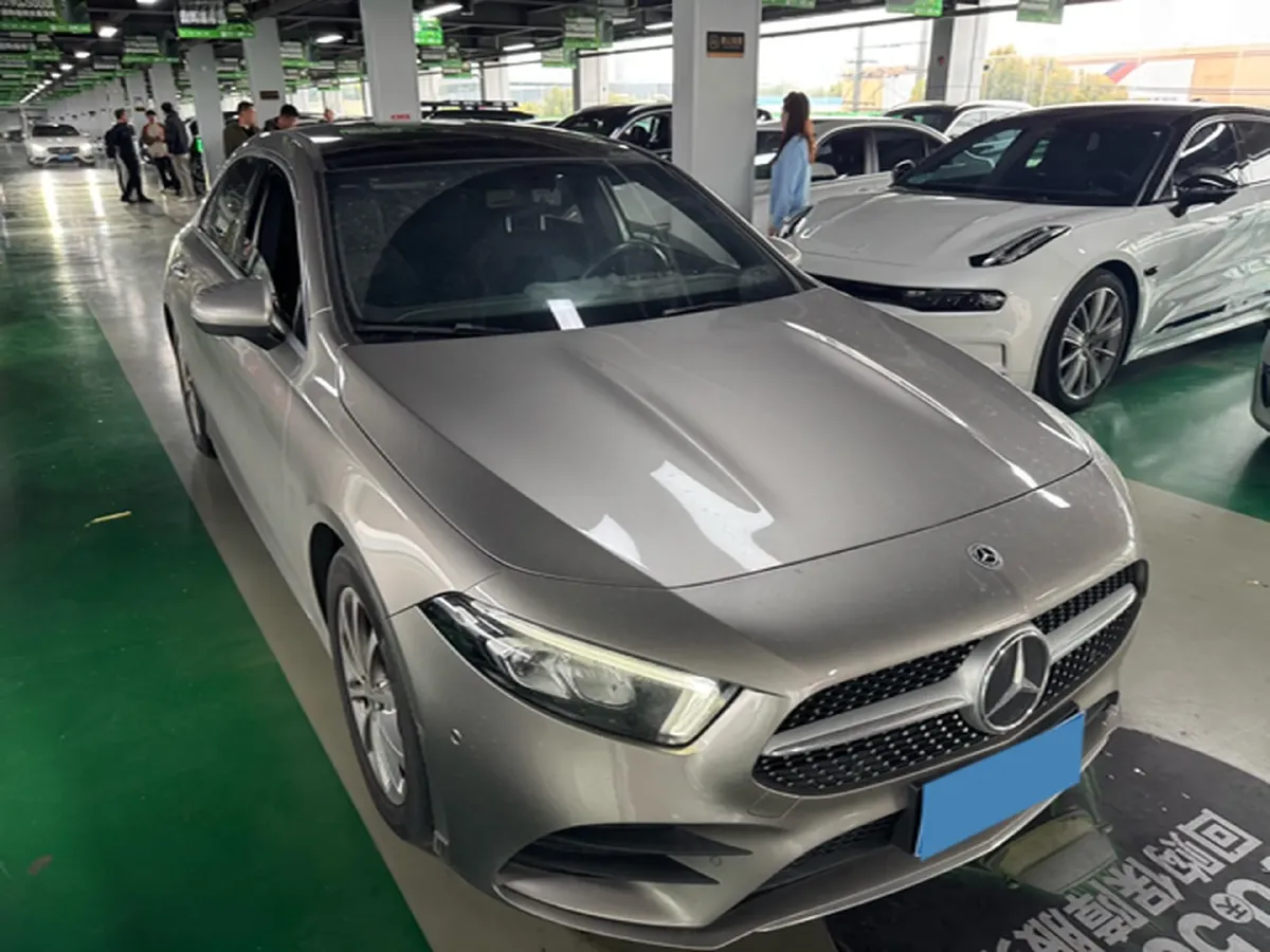 2021 Mercedes-Benz A Class 1.3T 163HP L4 7DCT,autocango,china used car exporter,china ev exporter,chinese used car exporter,chinese used ev exporter