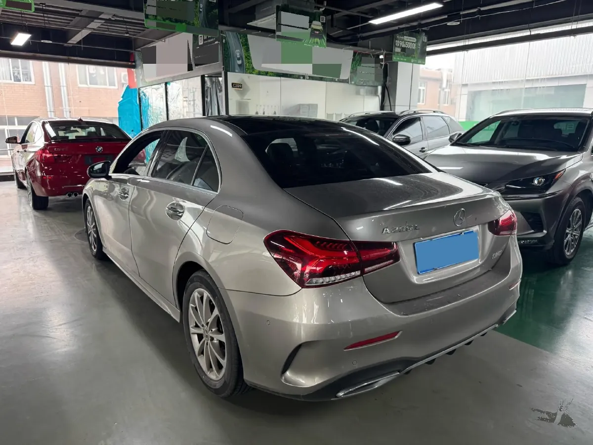 2021 Mercedes-Benz A Class 1.3T 163HP L4 7DCT,autocango,china used car exporter,china ev exporter,chinese used car exporter,chinese used ev exporter