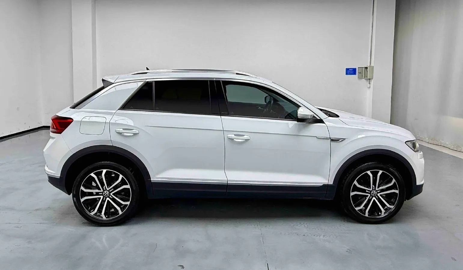 2022 Volkswagen T-Roc 1.4T 150HP L4 7DCT,autocango,china used car exporter,china ev exporter,chinese used car exporter,chinese used ev exporter