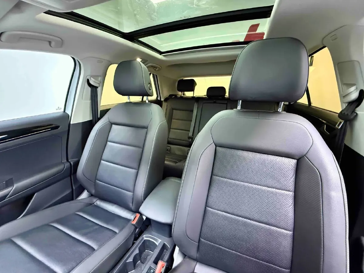 2022 Volkswagen T-Roc 1.4T 150HP L4 7DCT,autocango,china used car exporter,china ev exporter,chinese used car exporter,chinese used ev exporter