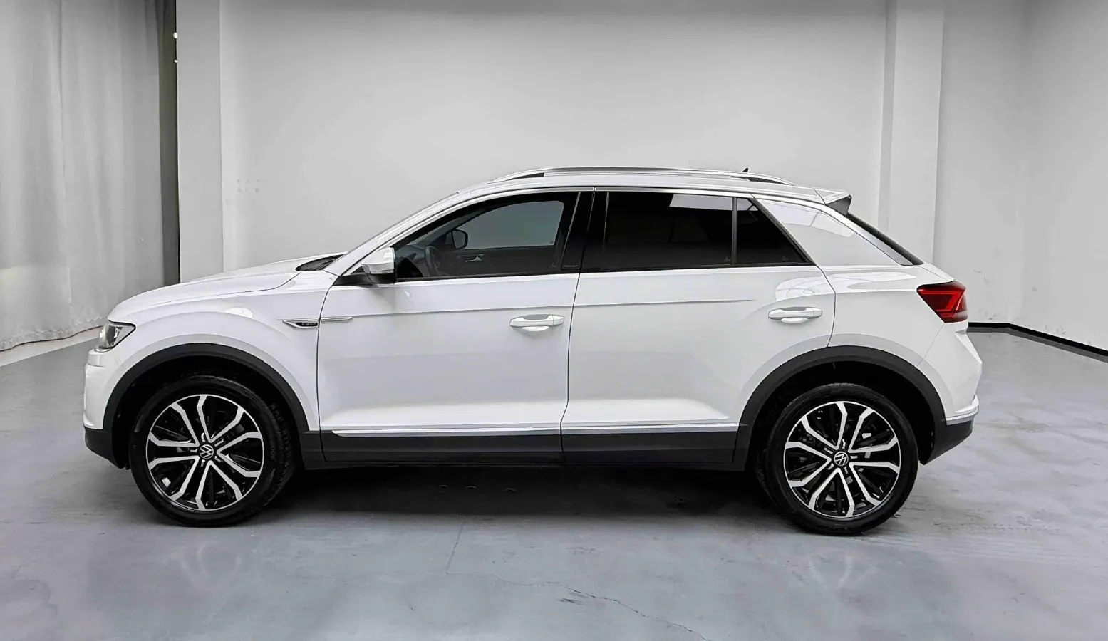 2022 Volkswagen T-Roc 1.4T 150HP L4 7DCT,autocango,china used car exporter,china ev exporter,chinese used car exporter,chinese used ev exporter
