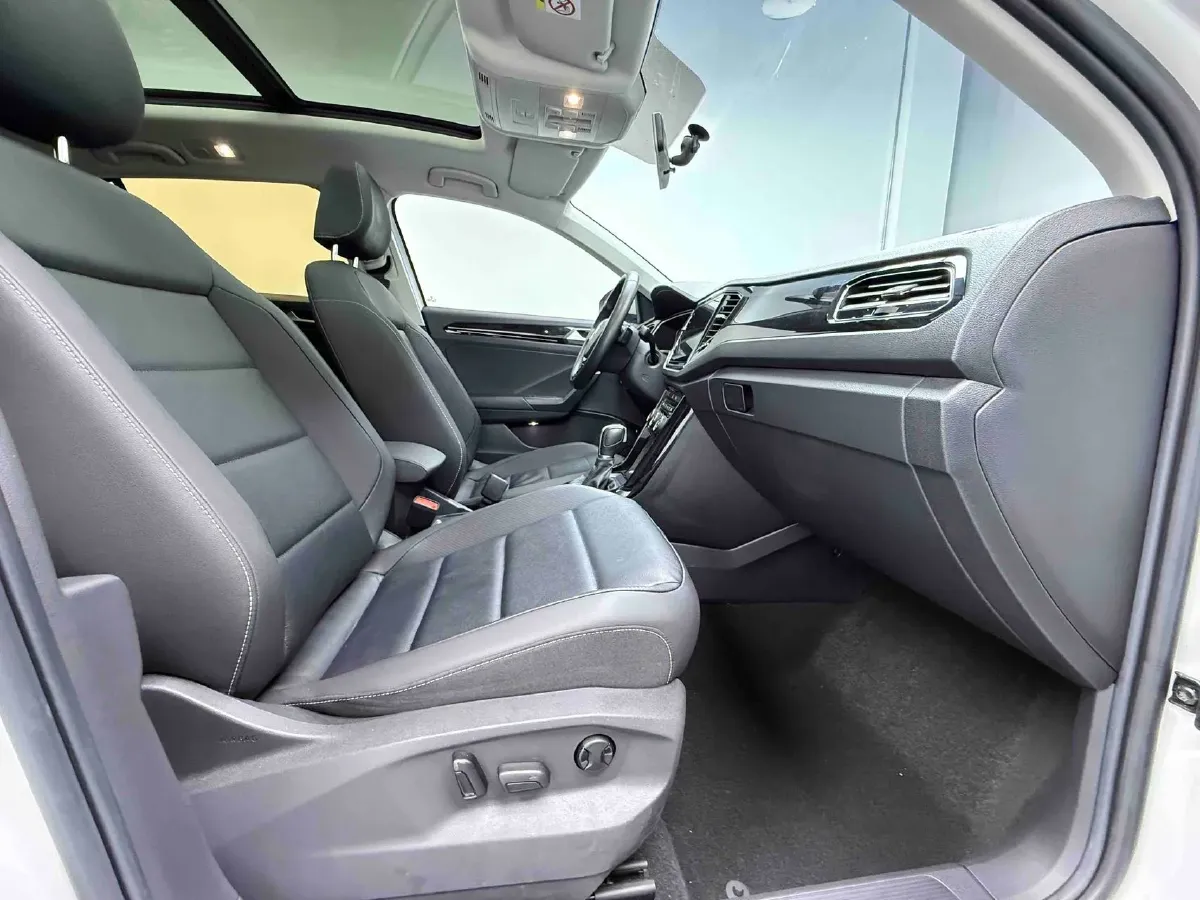 2022 Volkswagen T-Roc 1.4T 150HP L4 7DCT,autocango,china used car exporter,china ev exporter,chinese used car exporter,chinese used ev exporter