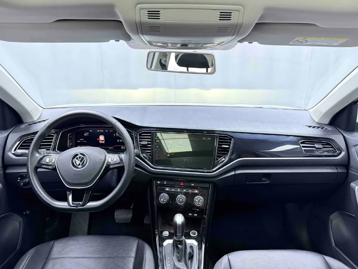 2022 Volkswagen T-Roc 1.4T 150HP L4 7DCT,autocango,china used car exporter,china ev exporter,chinese used car exporter,chinese used ev exporter