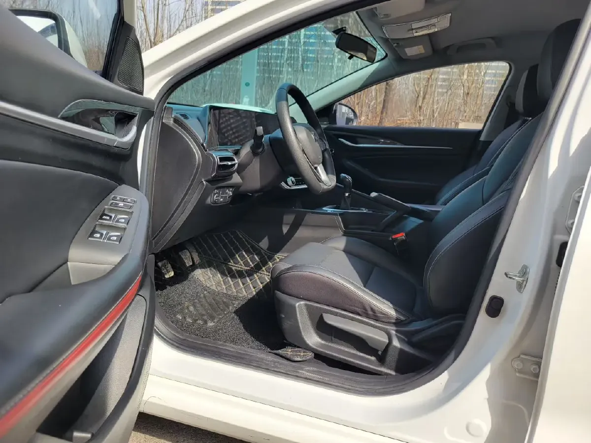 2020 ChangAn Eado 1.6L 128HP L4 5MT,autocango,china used car exporter,china ev exporter,chinese used car exporter,chinese used ev exporter