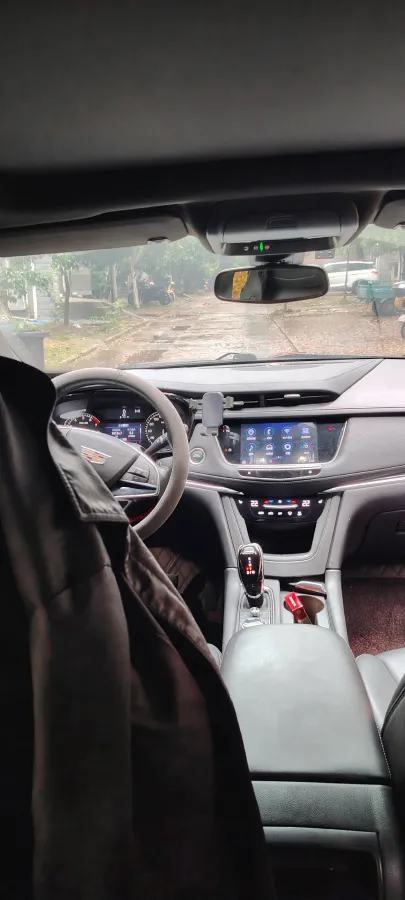 2022 Cadillac XT5 2.0T 237HP L4 9AT,autocango,china used car exporter,china ev exporter,chinese used car exporter,chinese used ev exporter