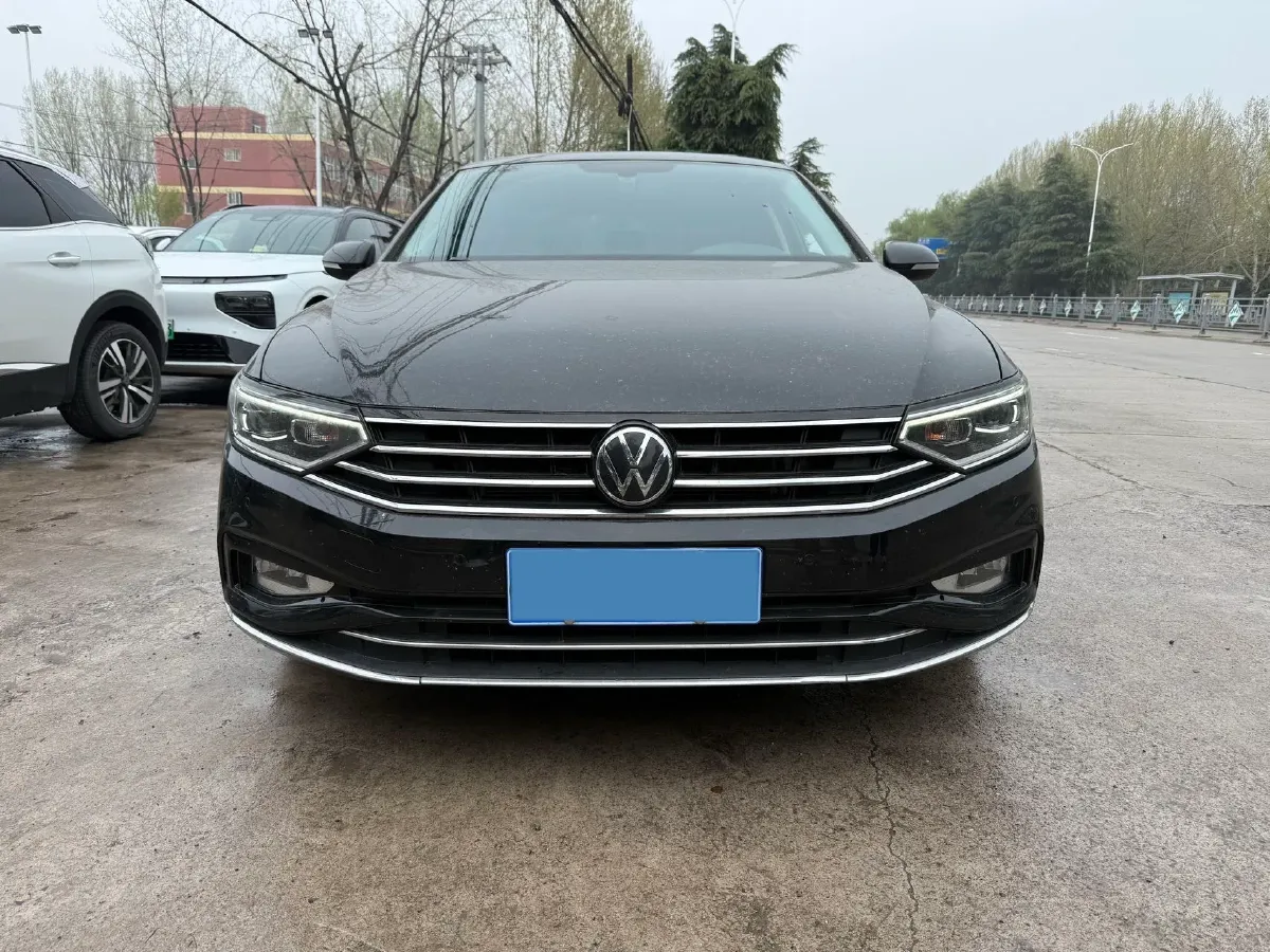 2020 Volkswagen Magotan 2.0T 186HP L4 7DCT,autocango,china used car exporter,china ev exporter,chinese used car exporter,chinese used ev exporter