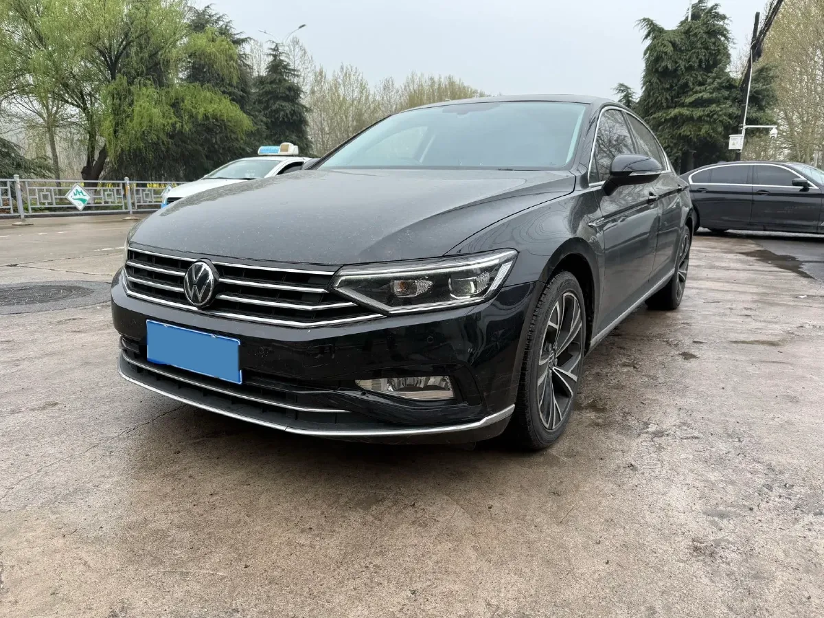 2020 Volkswagen Magotan 2.0T 186HP L4 7DCT,autocango,china used car exporter,china ev exporter,chinese used car exporter,chinese used ev exporter