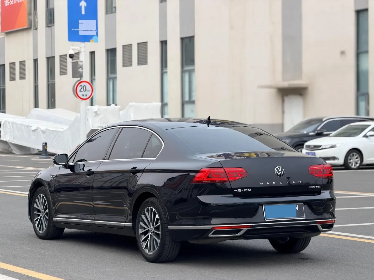 2020 Volkswagen Magotan 2.0T 186HP L4 7DCT,autocango,china used car exporter,china ev exporter,chinese used car exporter,chinese used ev exporter