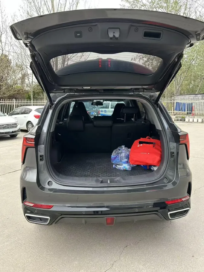 2023 ChangAn CS75 Plus 1.5T 188HP L4 8AT,autocango,china used car exporter,china ev exporter,chinese used car exporter,chinese used ev exporter