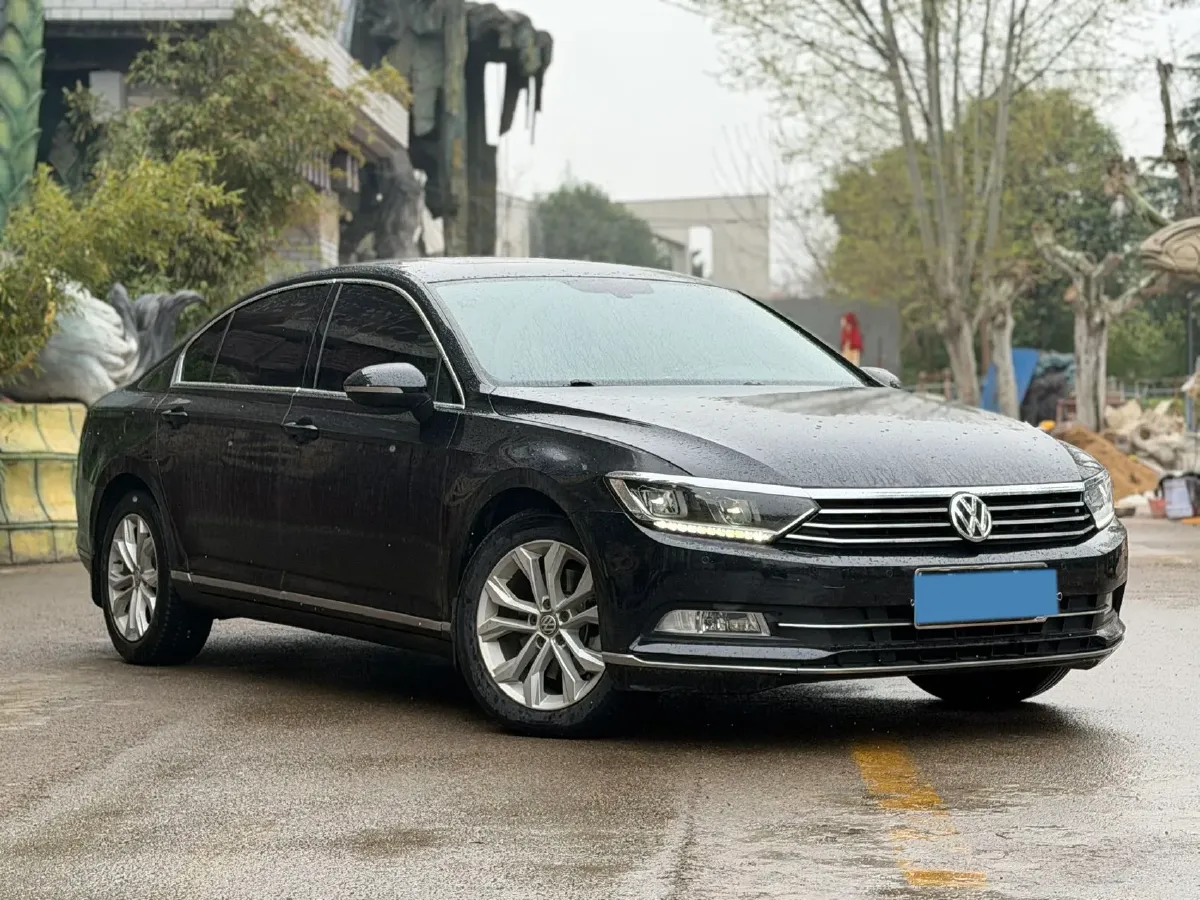 2019 Volkswagen Magotan 2.0T 186HP L4 7DCT,autocango,china used car exporter,china ev exporter,chinese used car exporter,chinese used ev exporter