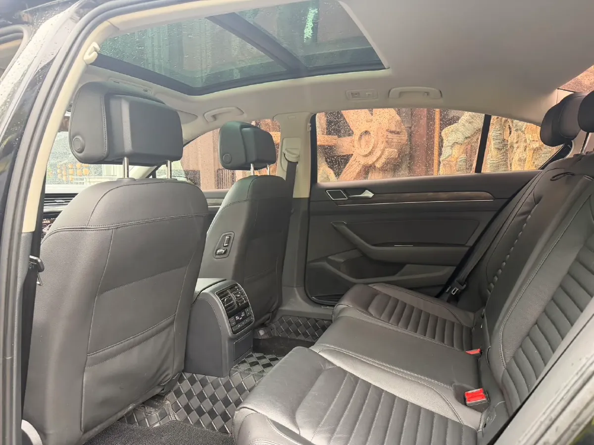 2019 Volkswagen Magotan 2.0T 186HP L4 7DCT,autocango,china used car exporter,china ev exporter,chinese used car exporter,chinese used ev exporter