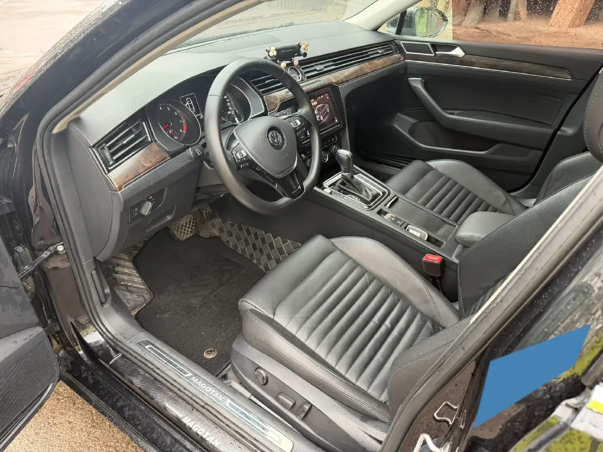 2019 Volkswagen Magotan 2.0T 186HP L4 7DCT,autocango,china used car exporter,china ev exporter,chinese used car exporter,chinese used ev exporter