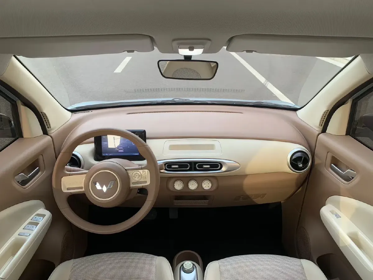 2025 WuLing HongGuang MINI EV BEV 16.2KWH,autocango,china used car exporter,china ev exporter,chinese used car exporter,chinese used ev exporter