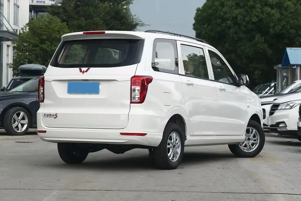 2021 WuLing RongGuang New Truck 1.5L 99HP L4 5MT,autocango,china used car exporter,china ev exporter,chinese used car exporter,chinese used ev exporter