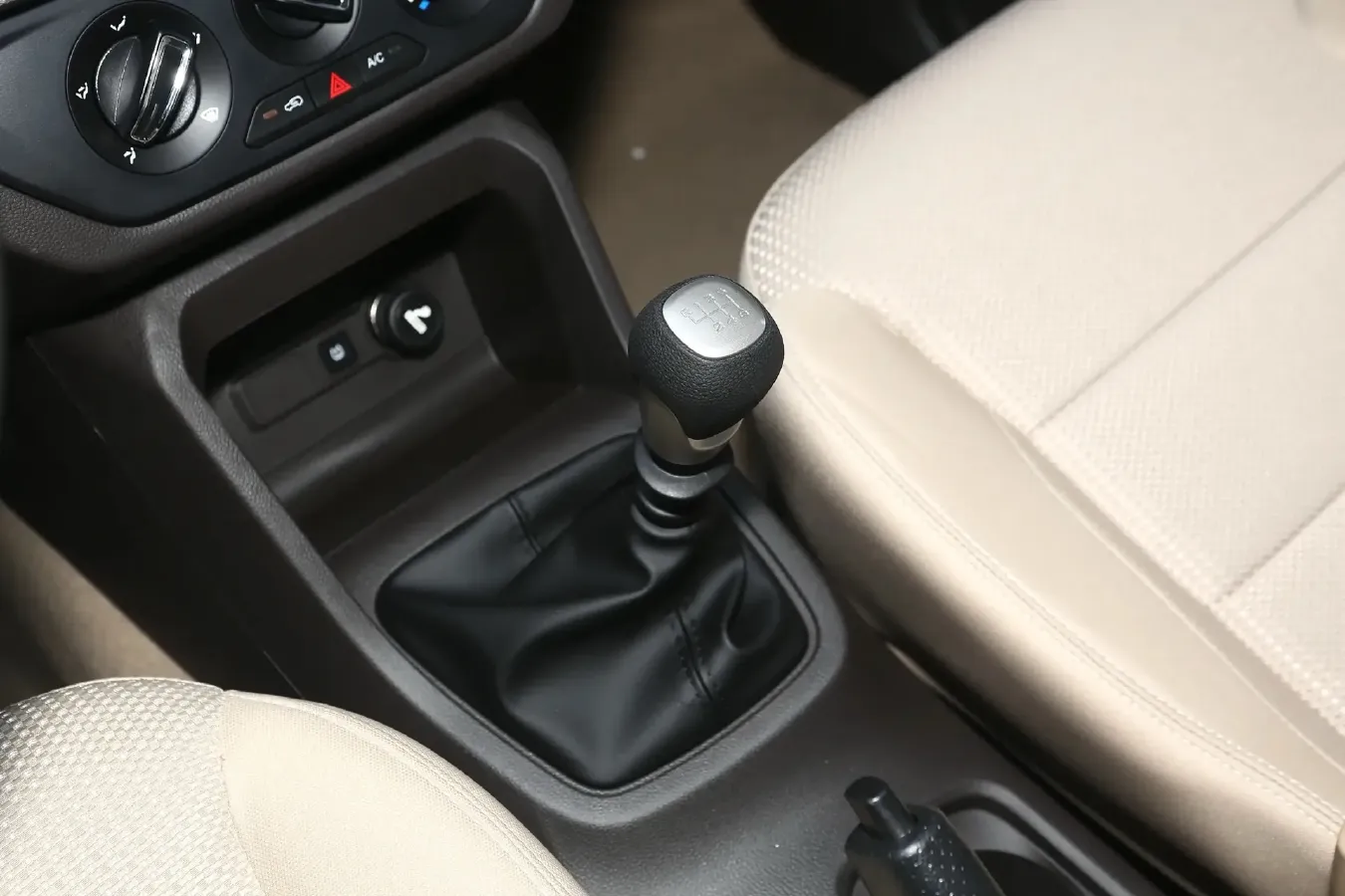 2021 WuLing RongGuang New Truck 1.5L 99HP L4 5MT,autocango,china used car exporter,china ev exporter,chinese used car exporter,chinese used ev exporter