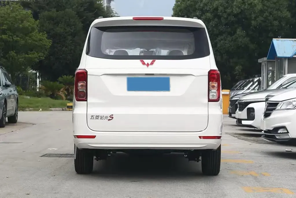 2021 WuLing RongGuang New Truck 1.5L 99HP L4 5MT,autocango,china used car exporter,china ev exporter,chinese used car exporter,chinese used ev exporter