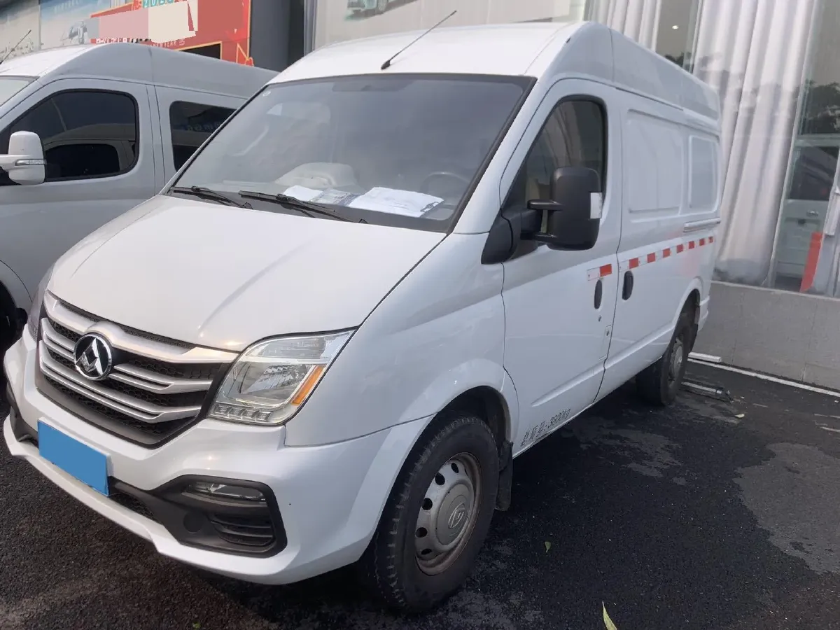 2019 MAXUS XinTu V80 2.0T 139HP L4 6MT,autocango,china used car exporter,china ev exporter,chinese used car exporter,chinese used ev exporter