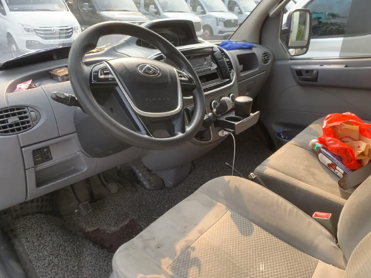 2019 MAXUS XinTu V80 2.0T 139HP L4 6MT,autocango,china used car exporter,china ev exporter,chinese used car exporter,chinese used ev exporter