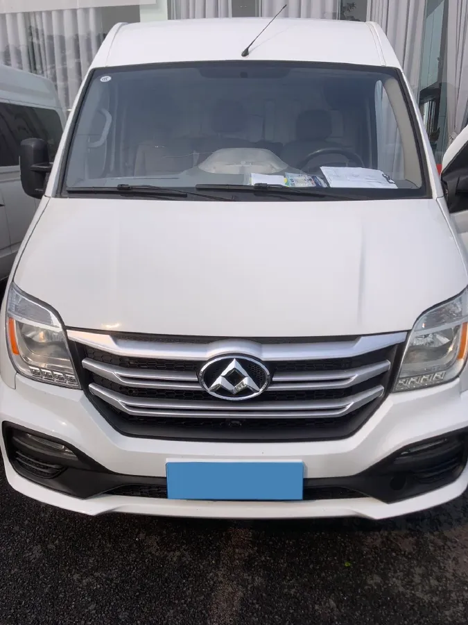 2019 MAXUS XinTu V80 2.0T 139HP L4 6MT,autocango,china used car exporter,china ev exporter,chinese used car exporter,chinese used ev exporter